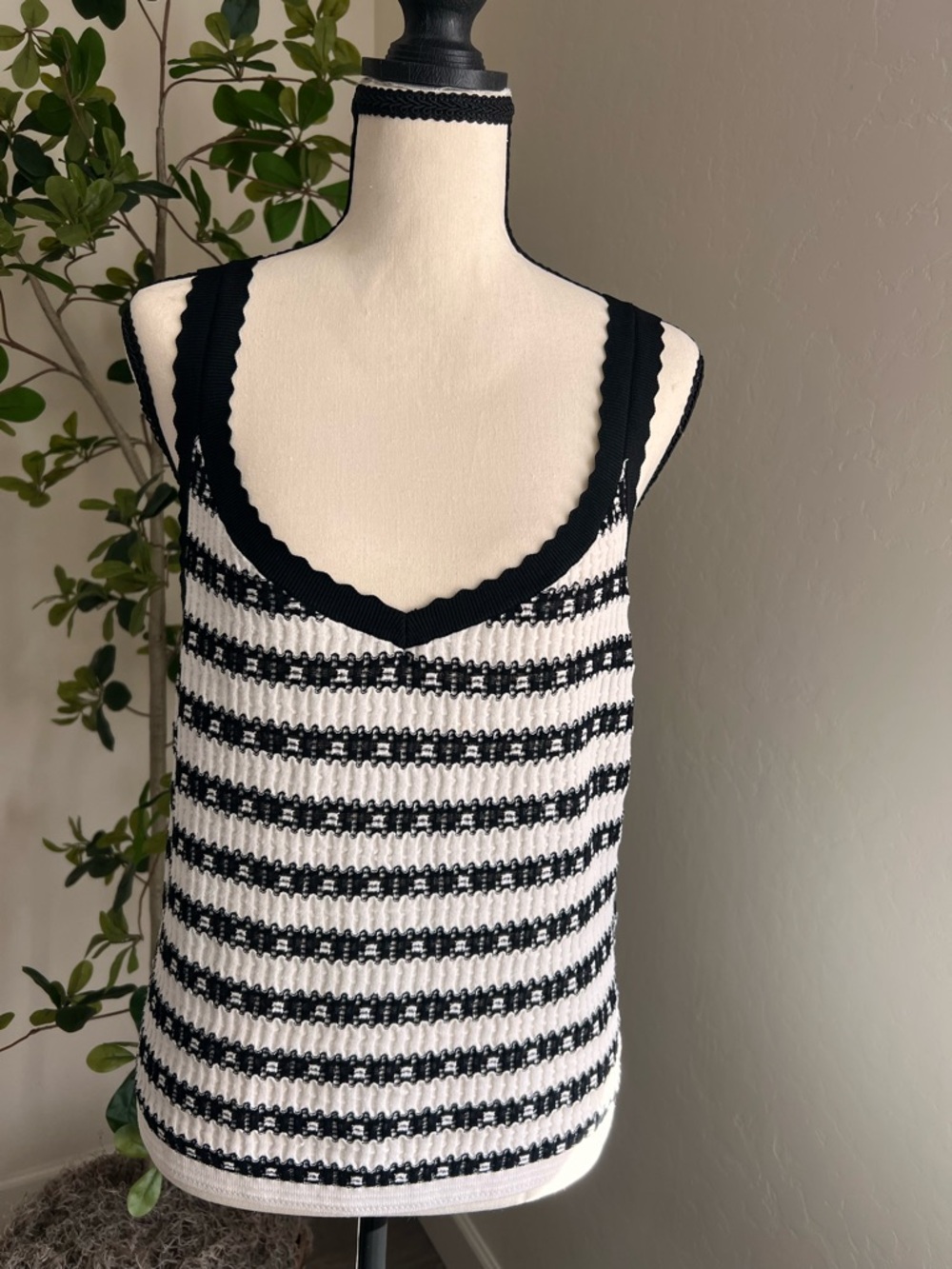 White House Black Market - Black & White Textured Knit Top